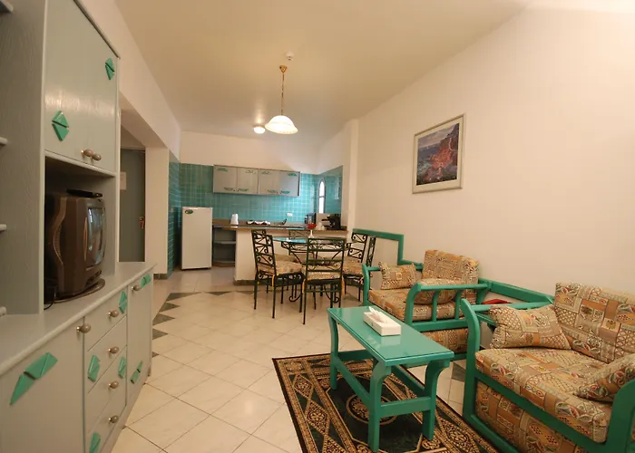 Dive Inn Resort