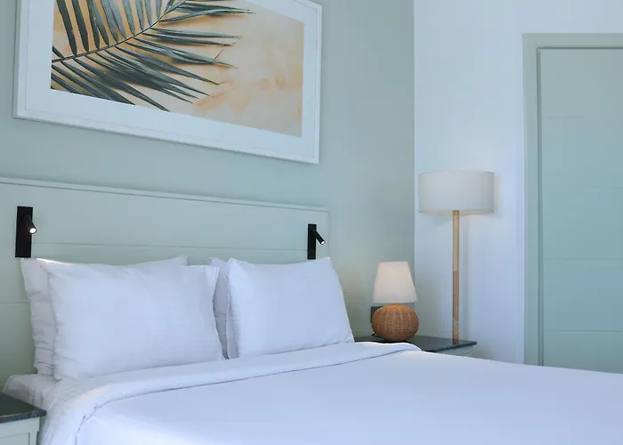 Amphoras Blu Ultra (Adults Only)
